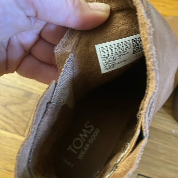Toms Classic Tan Ankle Booties - Picture 10 of 11